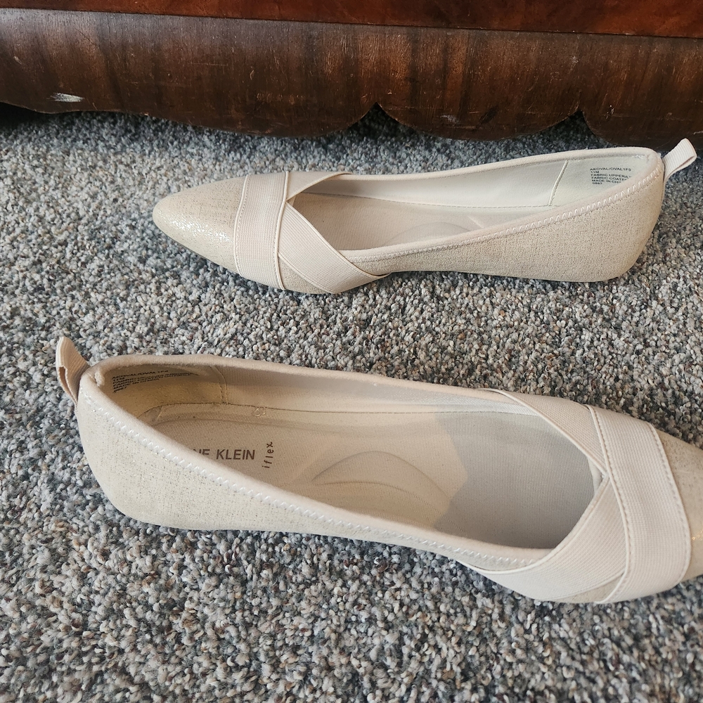 Anne Klein Women's Cream Pointed Toe Flats - Picture 4 of 6